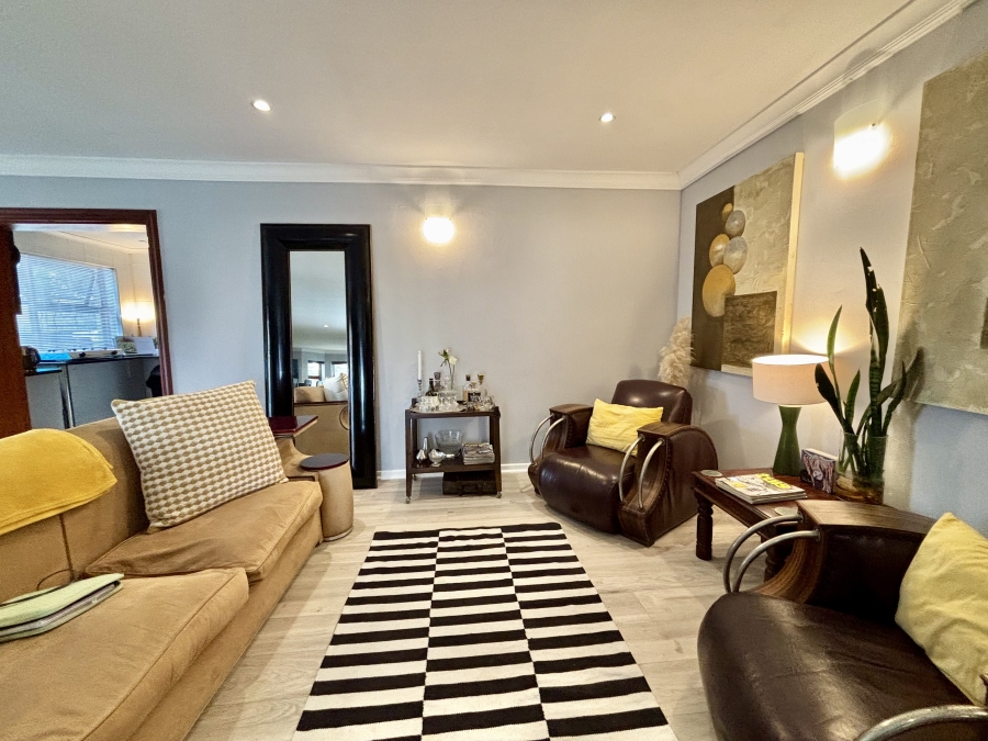 5 Bedroom Property for Sale in Vierlanden Western Cape